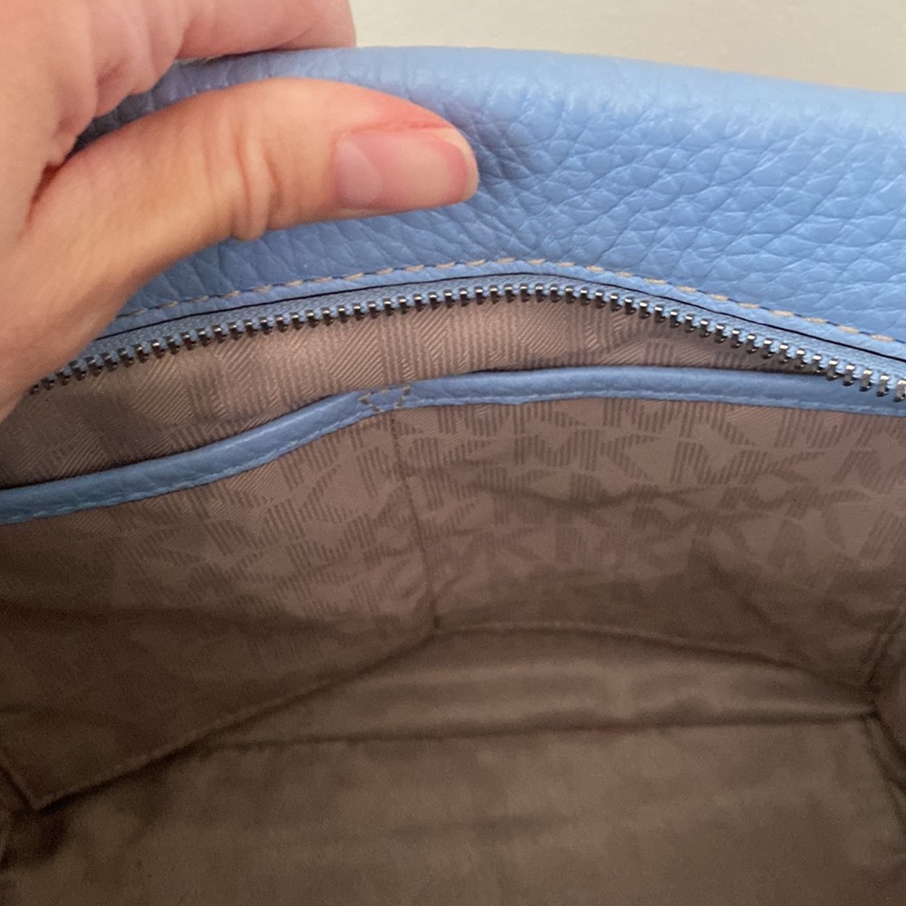 Michael Kors Selby Bag - Picture 11 of 15